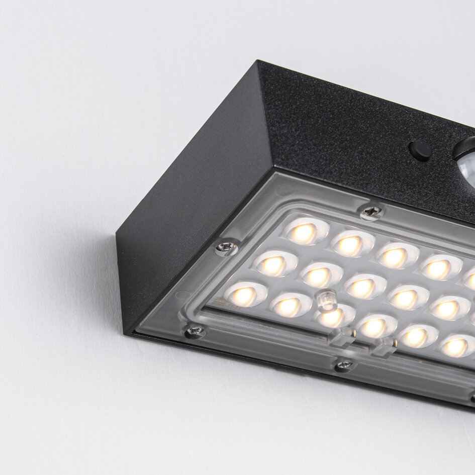 Svart solcellsvägglampa för utomhusbruk med sensor - Brock