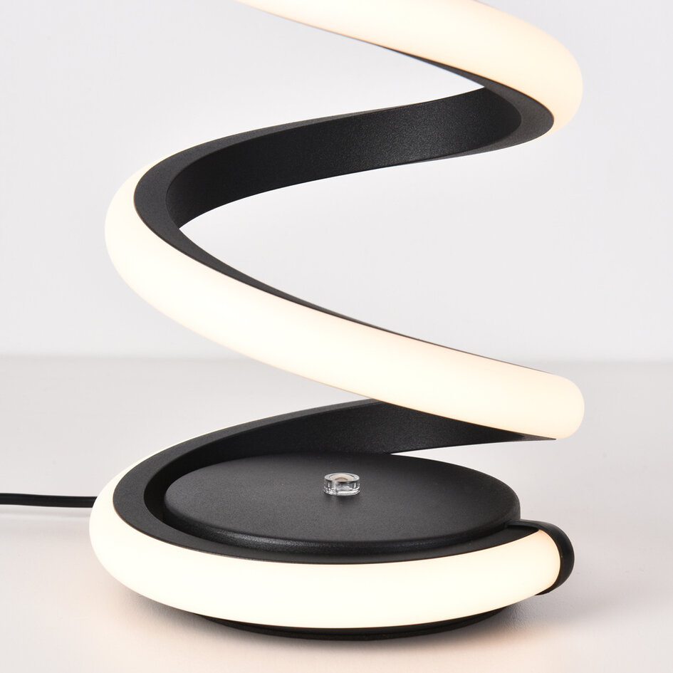 Bordslampa Borja i spiralform med 3-stegs dimbar LED