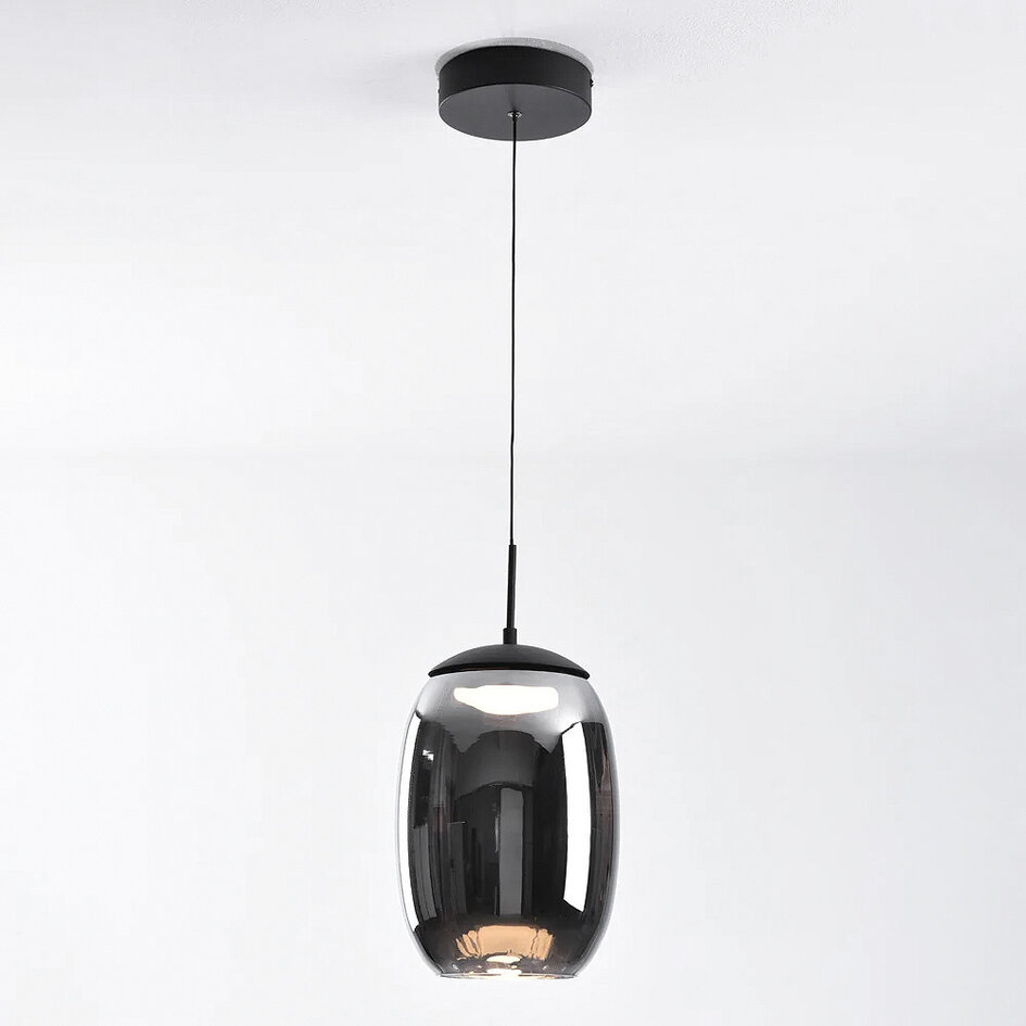 Svart pendellampa Nadine med rökfärgat grått glas och 3-stegs dimbar
