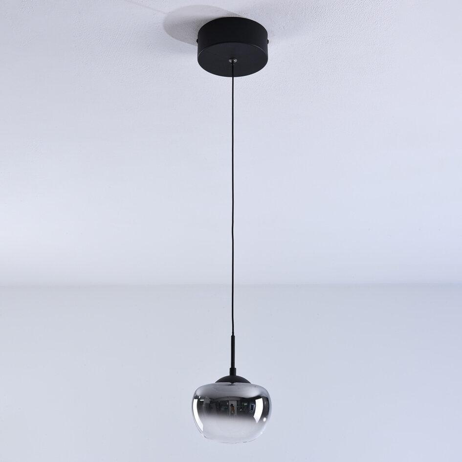 Pendellampa Florine med rökfärgat glas med färgskiftning och 3-stegs dimbar LED