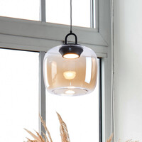 Pendellampa Zahra med amberfärgat glas med färgskiftning och 3-stegs dimbar LED