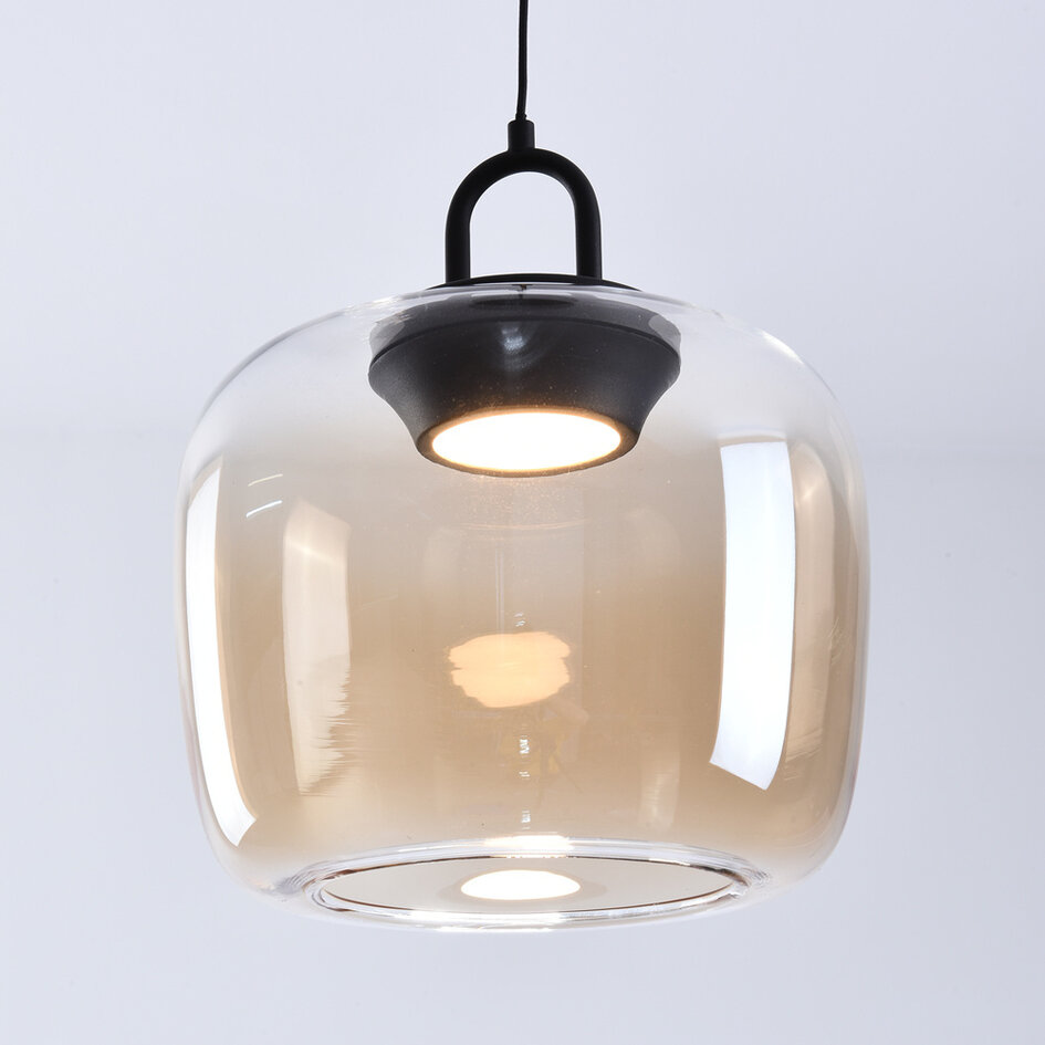 Pendellampa Zahra med amberfärgat glas med färgskiftning och 3-stegs dimbar LED