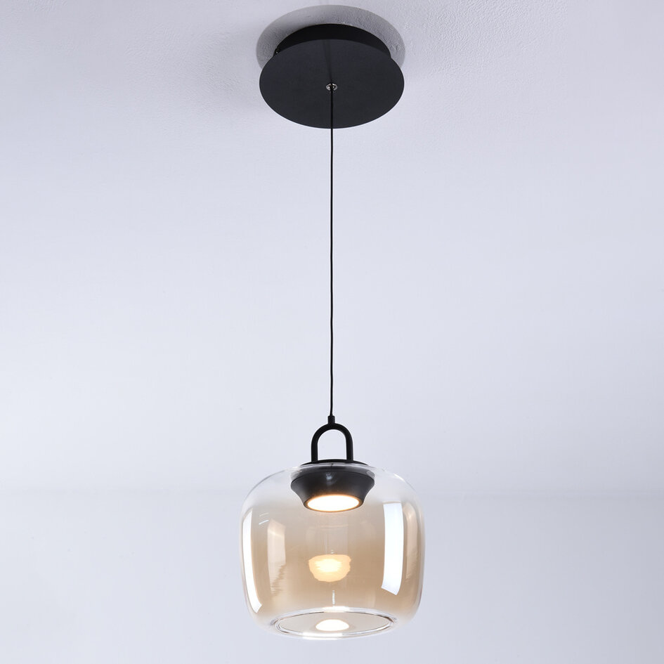 Pendellampa Zahra med amberfärgat glas med färgskiftning och 3-stegs dimbar LED