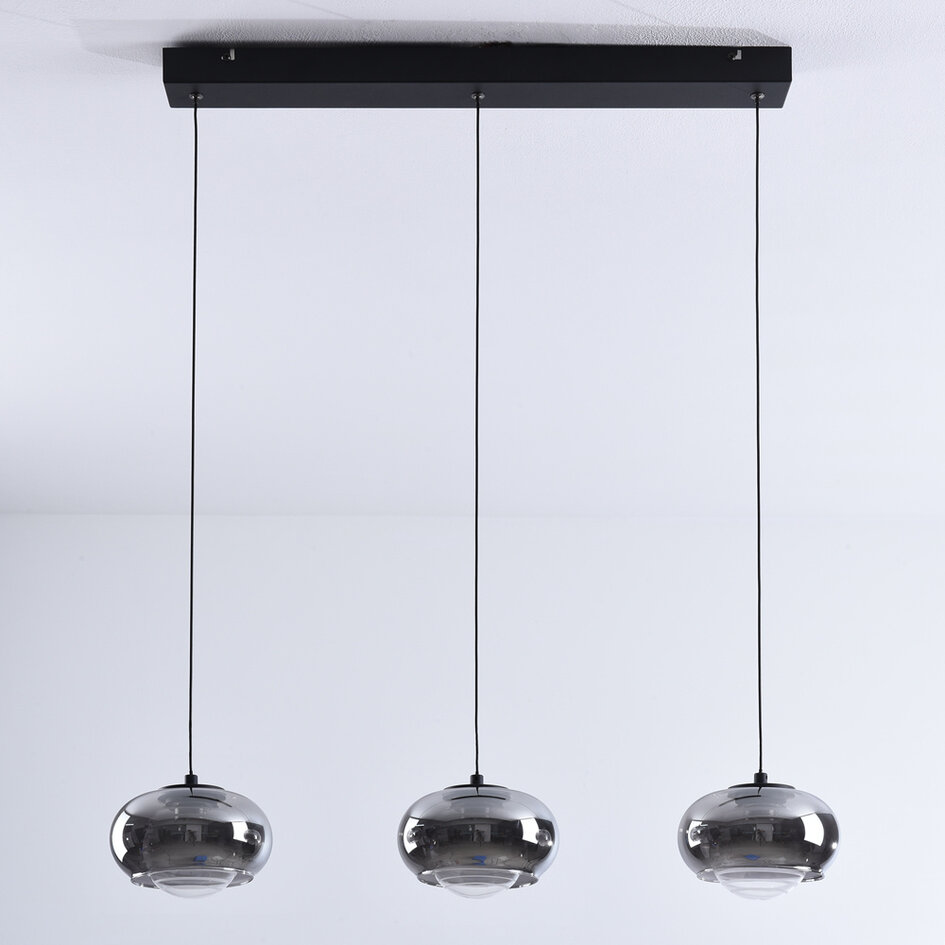 Pendellampa Vive med rökfärgat glas och 3-stegs dimbar LED