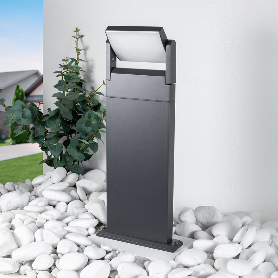 Stående utomhuslampa Jidde med vinkelbar spotlight - antracit med integrerad LED
