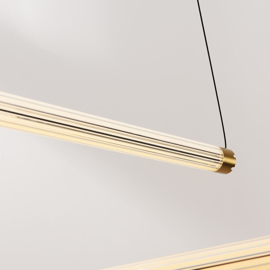 Designad pendellampa Noqta med 3 ljusstavar i gyllene mässing - triac-dimbar