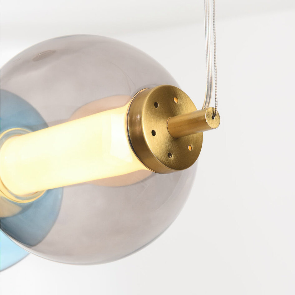 Designad pendellampa Movar med LED och färgade glaskulor - triac-dimbar