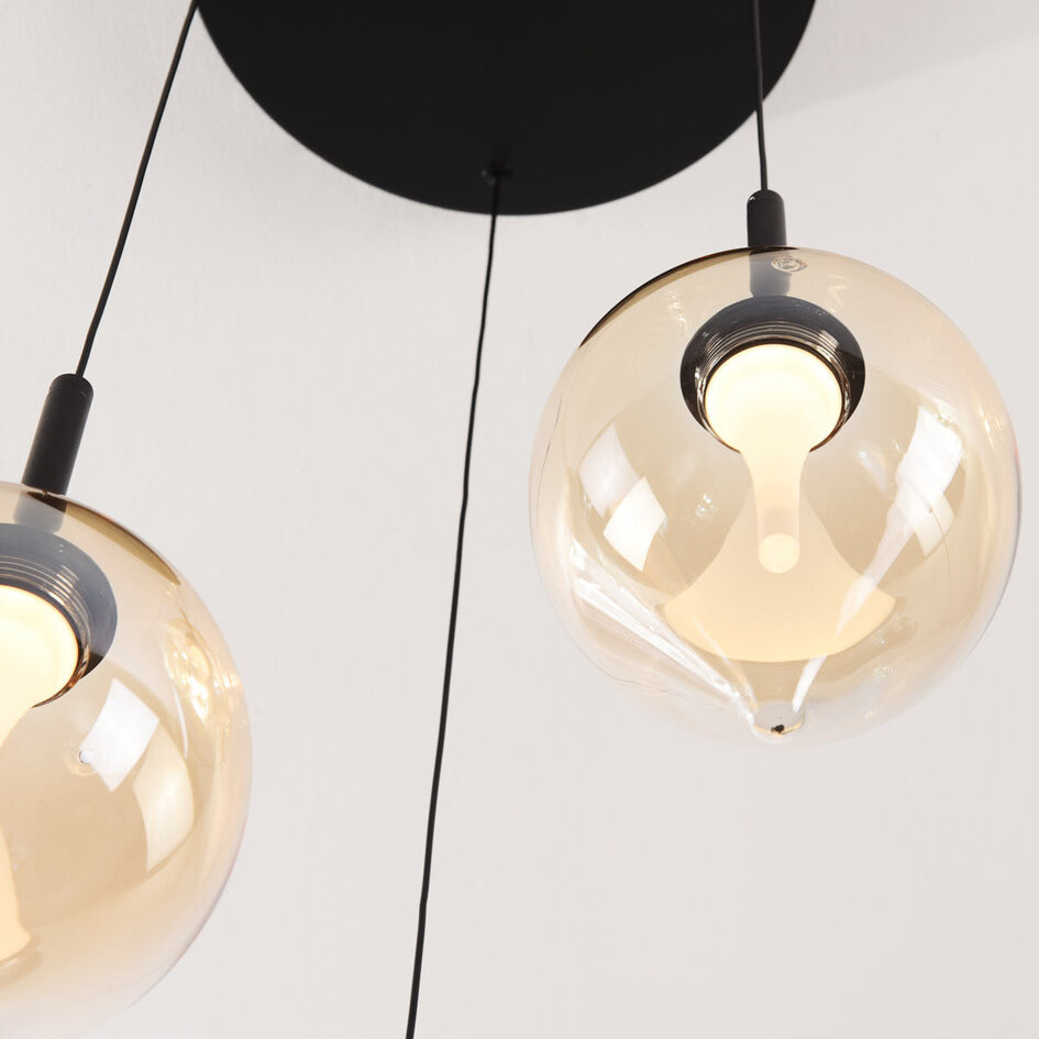 Modern pendellampa Drop med amberfärgat glas och integrerad LED, 3-stegs dimbar