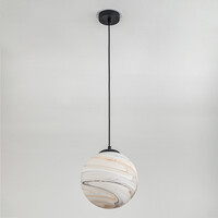 Pendellampa Marbelle med en lampa i svart med marmorerat glas