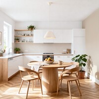 Pendellampa Calyx i blank ljusbeige med vit insida