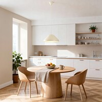 Pendellampa Evara i blank ljusbeige med vit insida