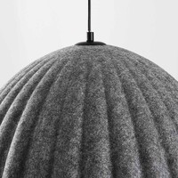 Pendellampa Siza Ø77 cm - veckat grått textilutseende