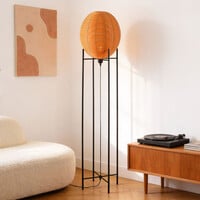 Golvlampa Alera med rottinglook - svart