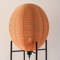 Golvlampa Alera med rottinglook - svart