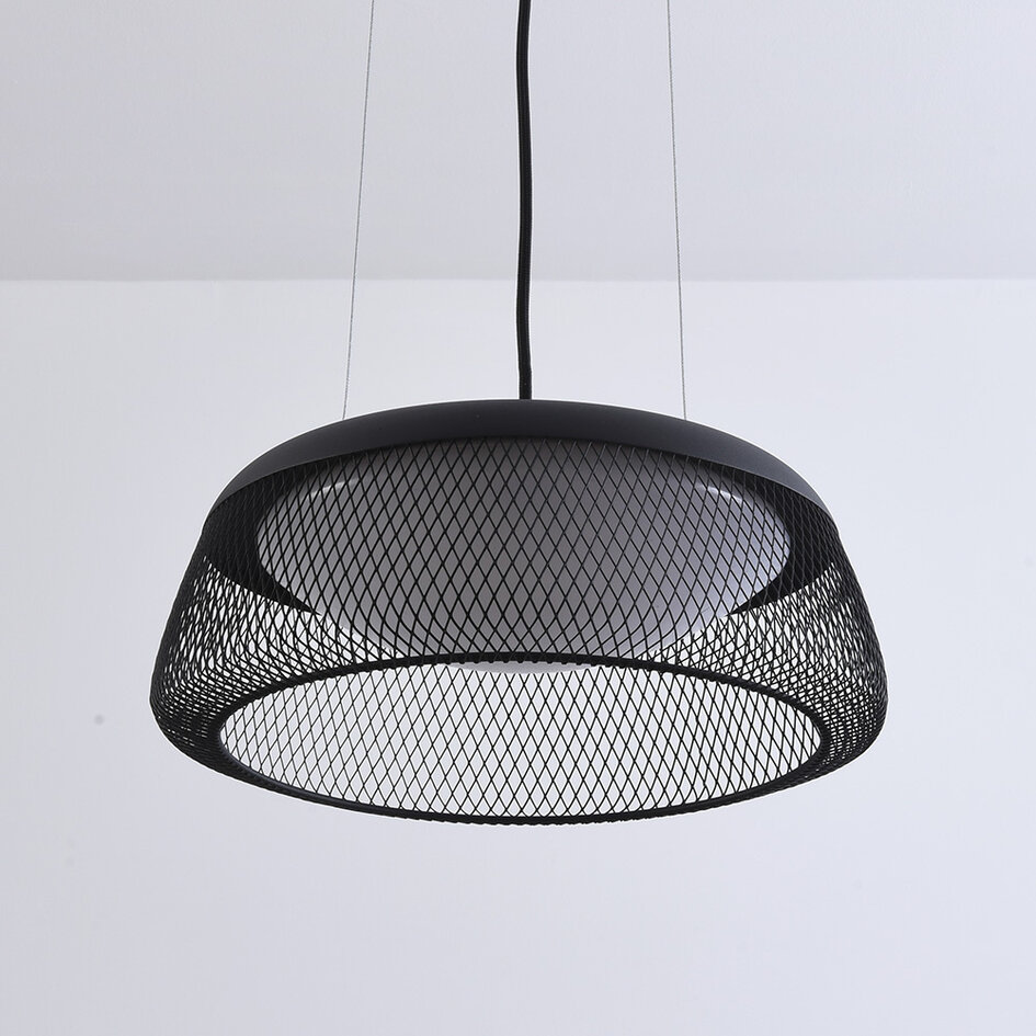 Dimbar pendellampa Milani - svart med öppen skärm och integrerad LED