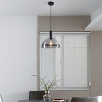 Pendellampa Fajen - rökfärgat glas med halvöppen skärm