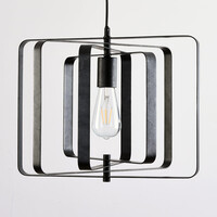 Svart pendellampa Mikio med en lampa