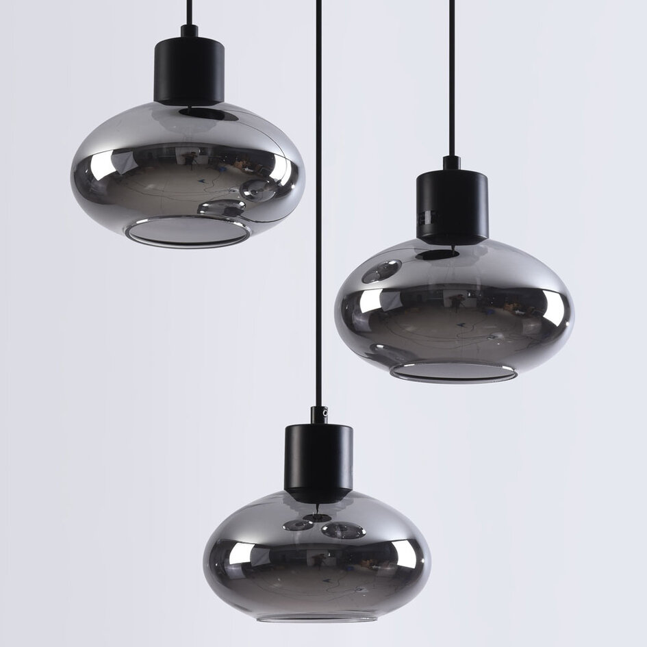 Modern pendellampa Vida med tre lampor - rökfärgat glas och svart