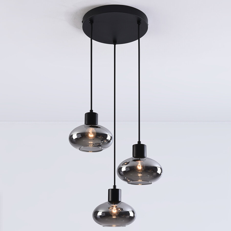 Modern pendellampa Vida med tre lampor - rökfärgat glas och svart