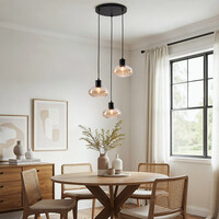 Modern pendellampa Vida med tre lampor - amberfärgat glas och svart