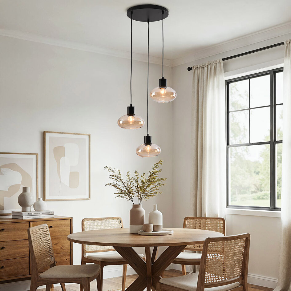 Modern pendellampa Vida med tre lampor - amberfärgat glas och svart