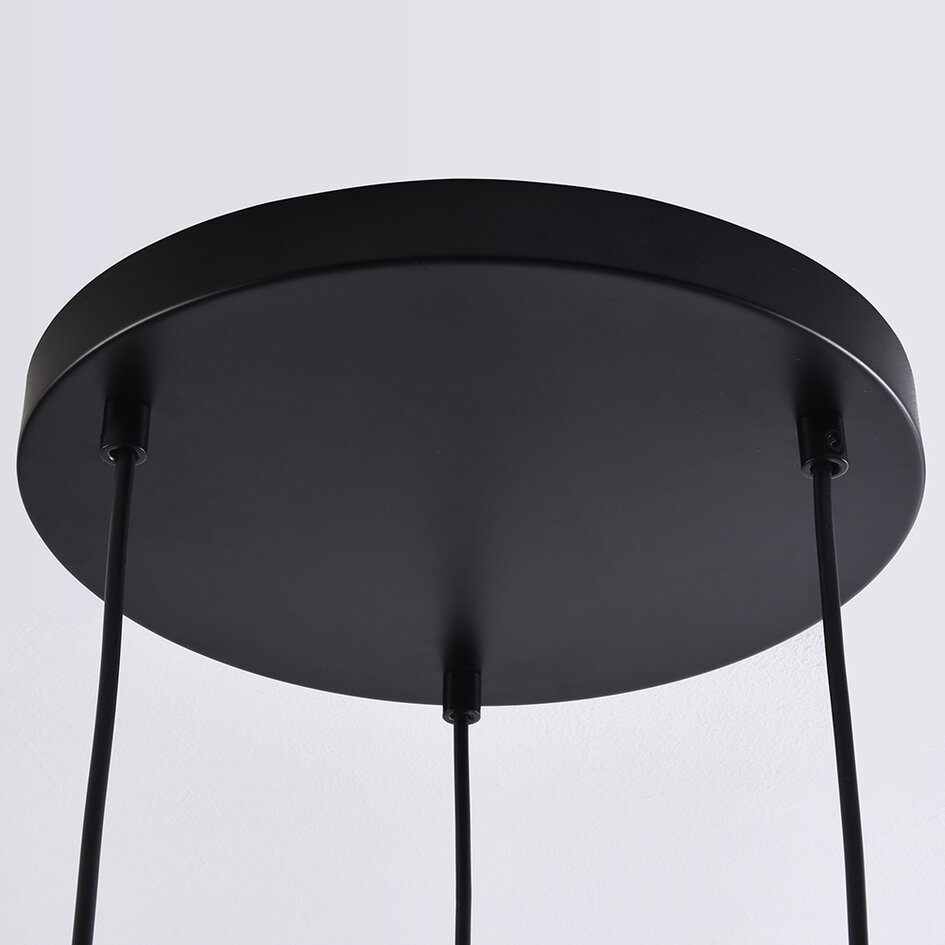 Modern pendellampa Vida med tre lampor - amberfärgat glas och svart