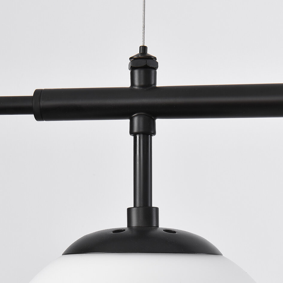 Design taklampa svart ram och mjölkvitt glas - Hepta