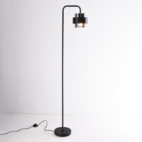 Svart golvlampa Fyke i rökgrått glas