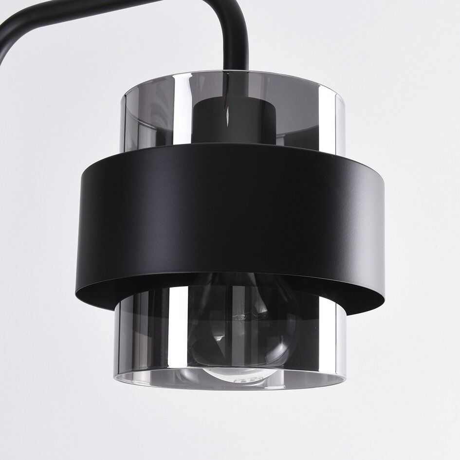 Svart golvlampa Fyke i rökgrått glas