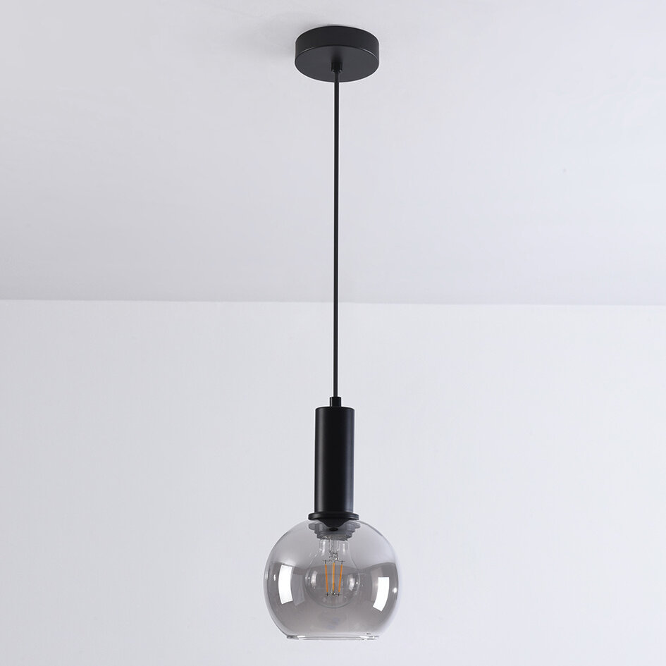 Pendellampa Inara - rökfärgat glas och svart, rund skärm