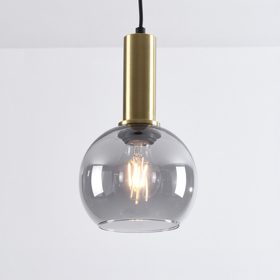 Pendellampa Inara - rökfärgat glas och guld, rund skärm