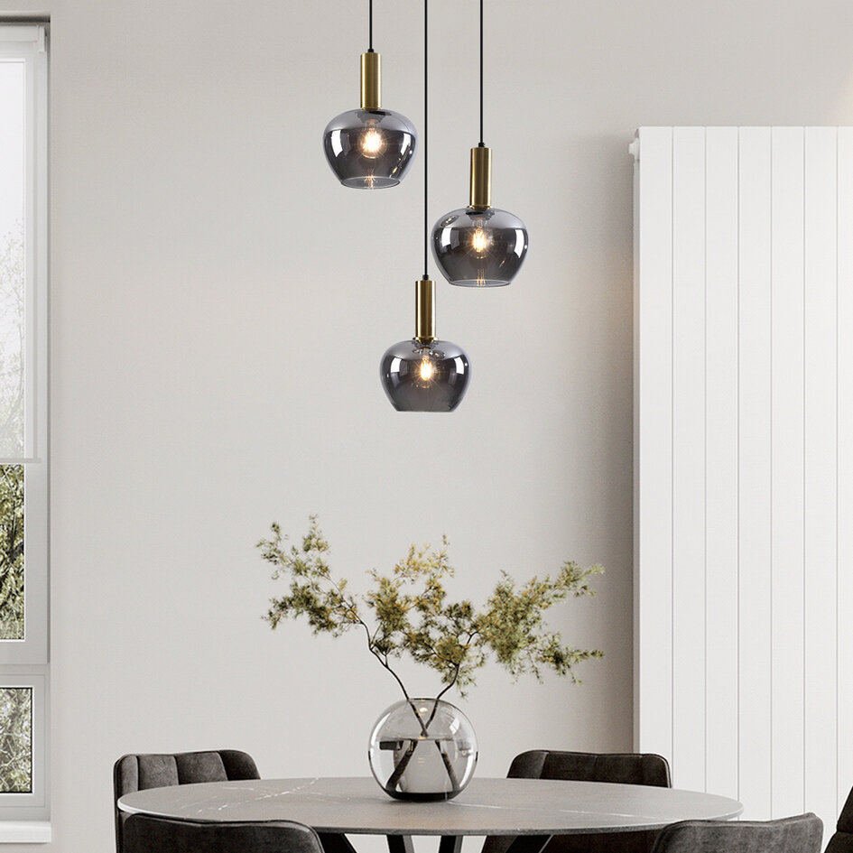 Pendellampa Ismay med tre lampor - rökfärgat glas i äppelform, guld