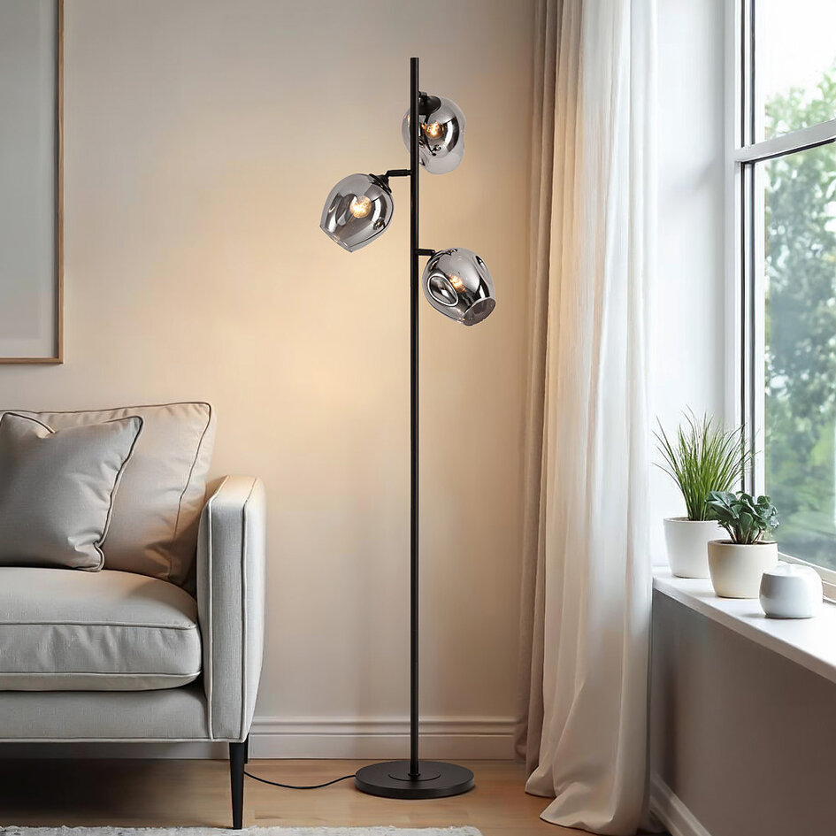 Golvlampa Julius med tre lampor - svart med rökfärgat glas