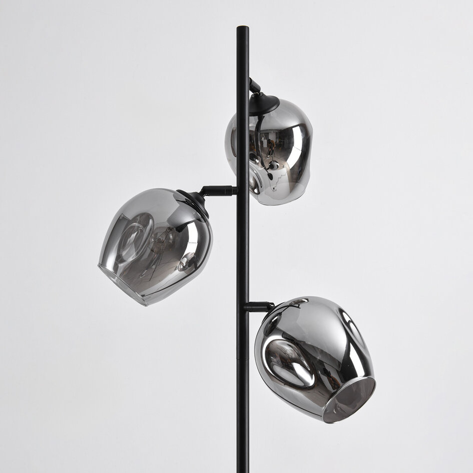 Golvlampa Julius med tre lampor - svart med rökfärgat glas