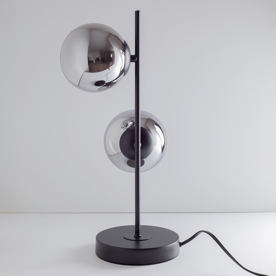 Bordslampa Ethan med två lampor - svart och rökfärgat glas med spegeleffekt
