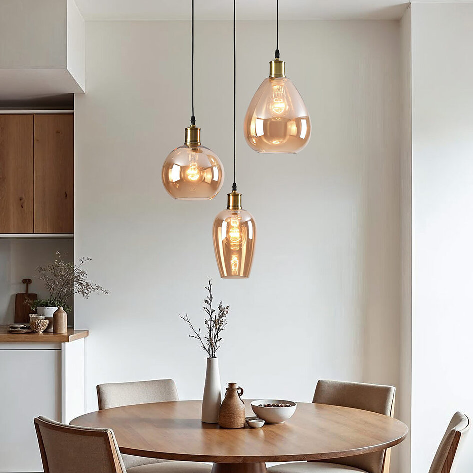 Pendellampa Verona med tre lampor - amberfärgat glas och metall