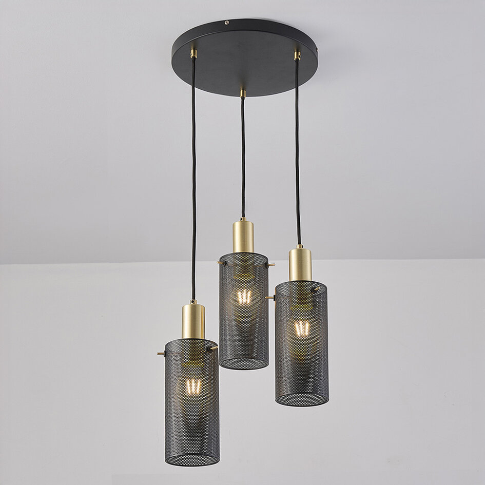 Minimalistisk pendellampa Valji med tre lampor med svarta skärmar