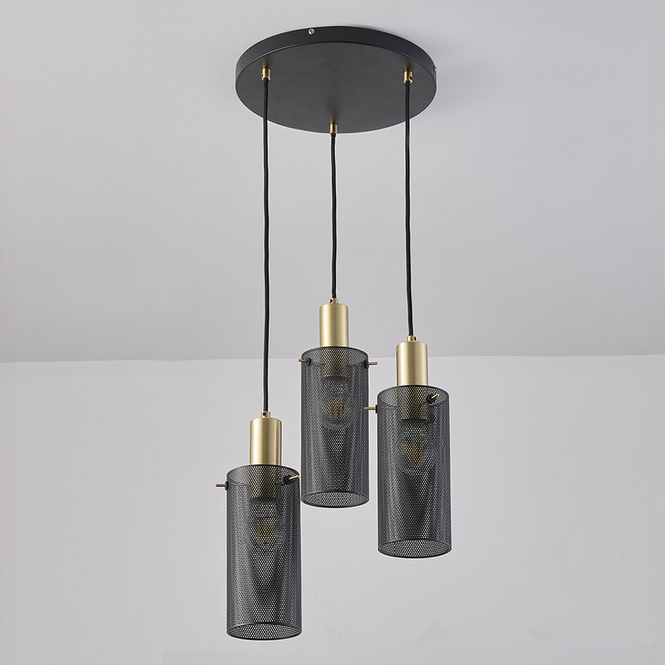 Minimalistisk pendellampa Valji med tre lampor med svarta skärmar