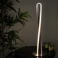 Vriden designbordslampa Rizar - satin nickel
