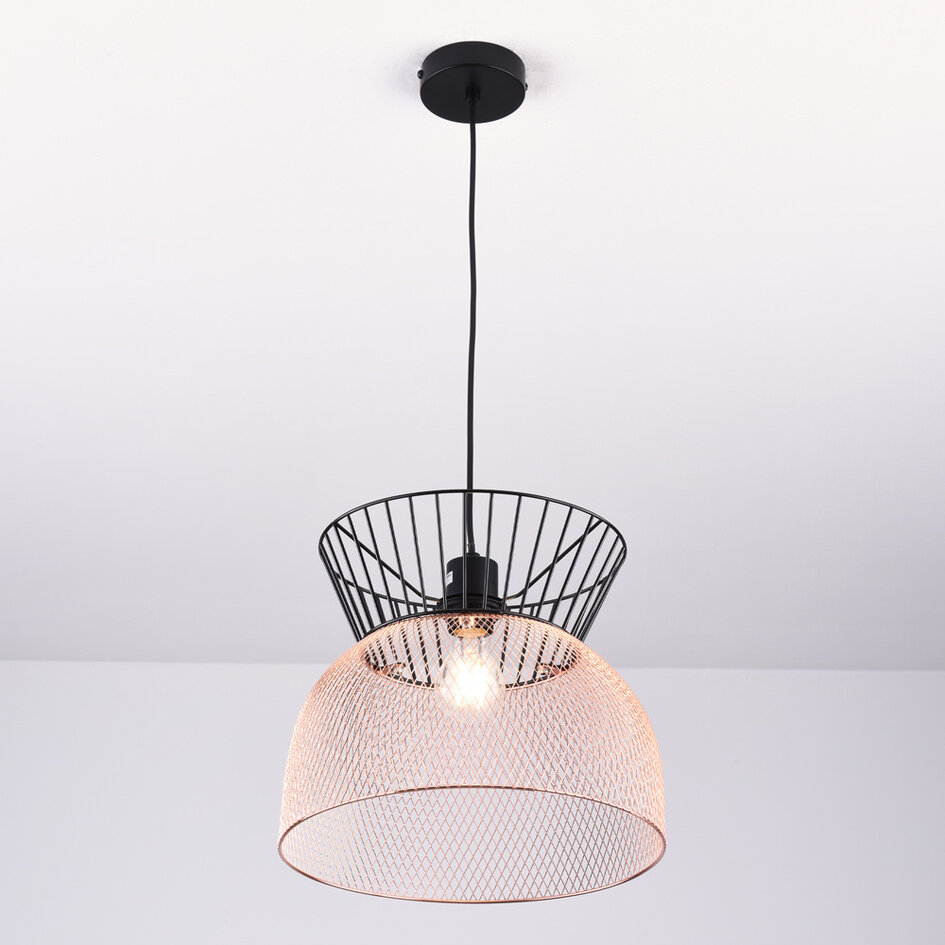 Modern pendellampa Netti i svart med koppar