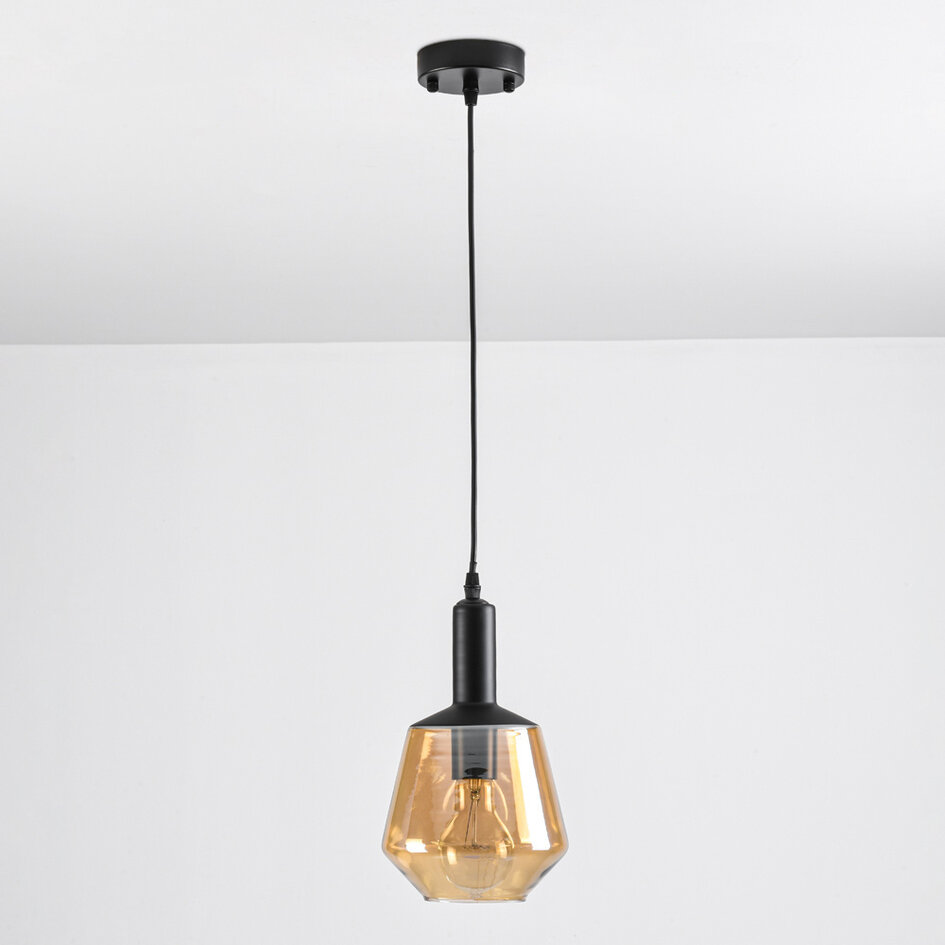 Pendellampa Mala - amberfärgat glas i diamantform