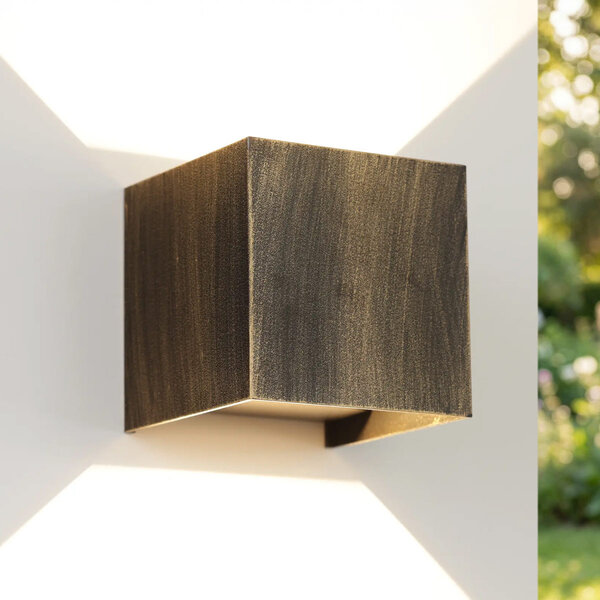 Utomhusvägglampa Oliver - svart med borstat guld och integrerad LED