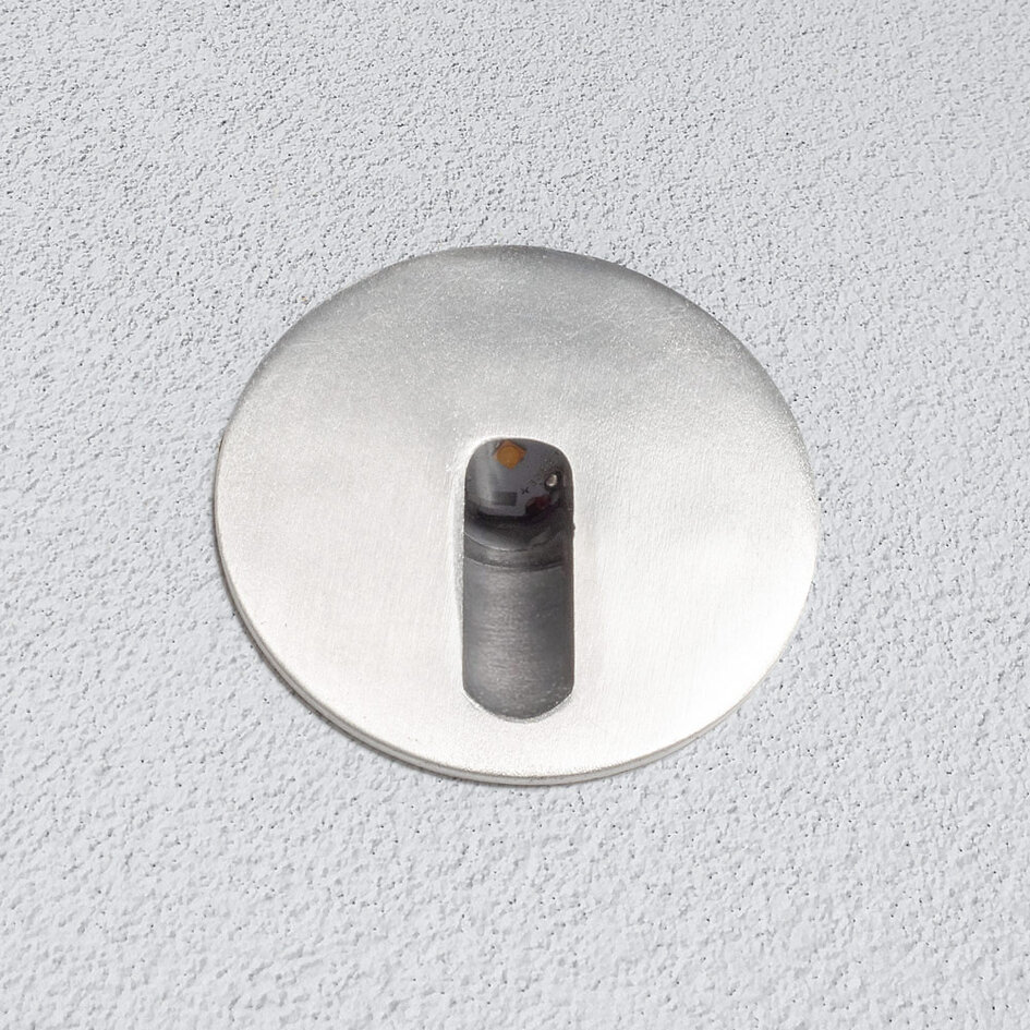Rund infälld utomhusvägglampa med avlång öppning 3W - silver