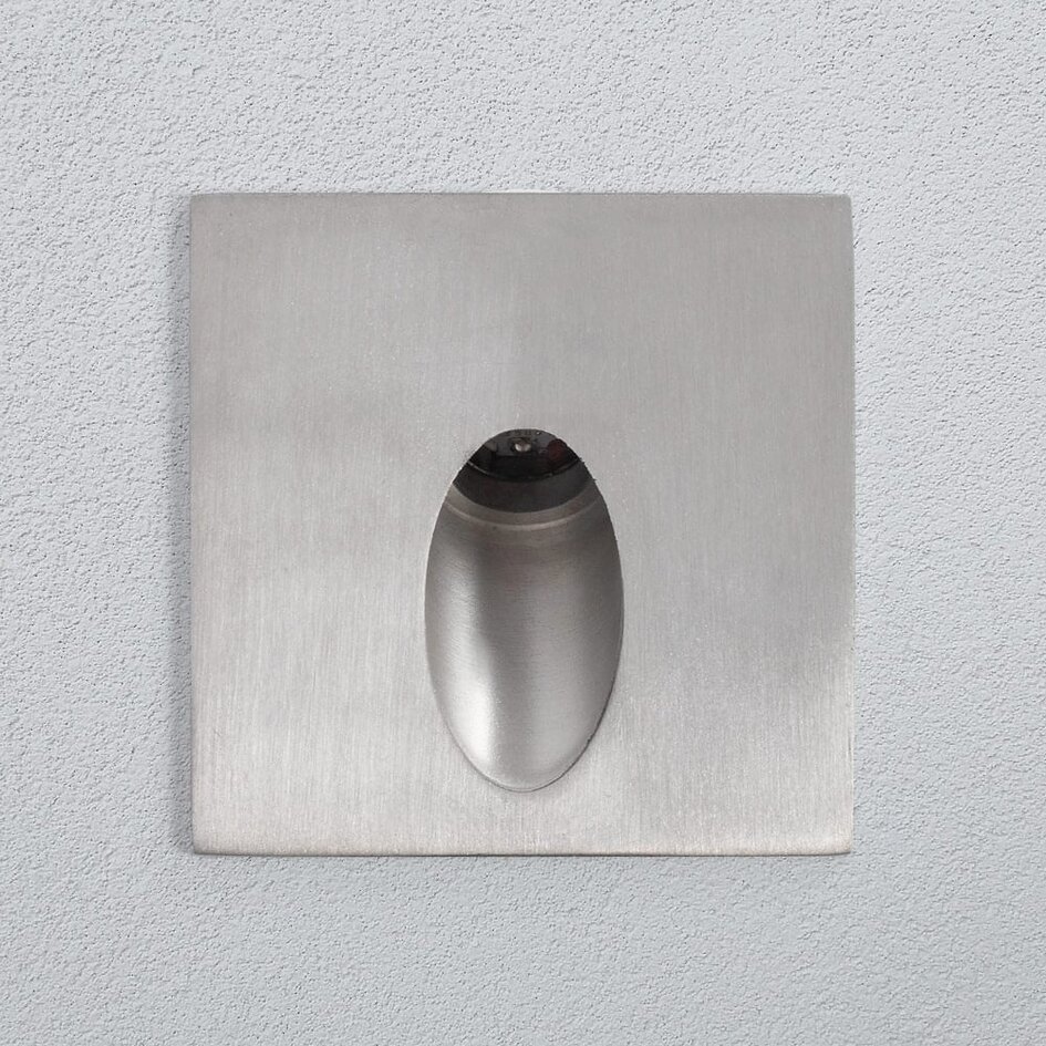 Kvadratisk infälld utomhusvägglampa med oval öppning 3W - silver