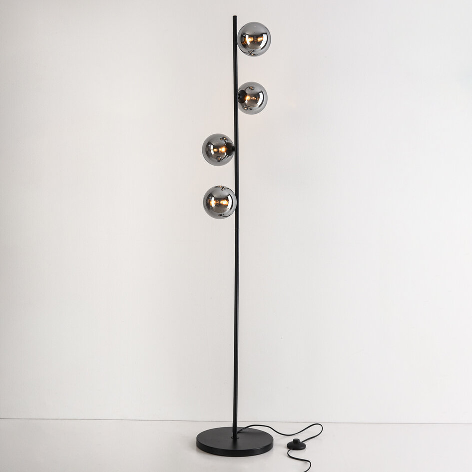 Golvlampa 4-ljus svart med rökfärgat glas - Pippa
