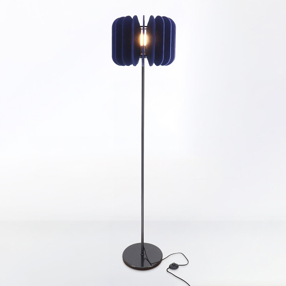 Golvlampa Lenthe - marinblå PET-filt