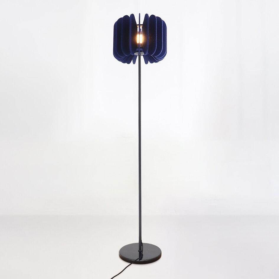 Golvlampa Lenthe - marinblå PET-filt