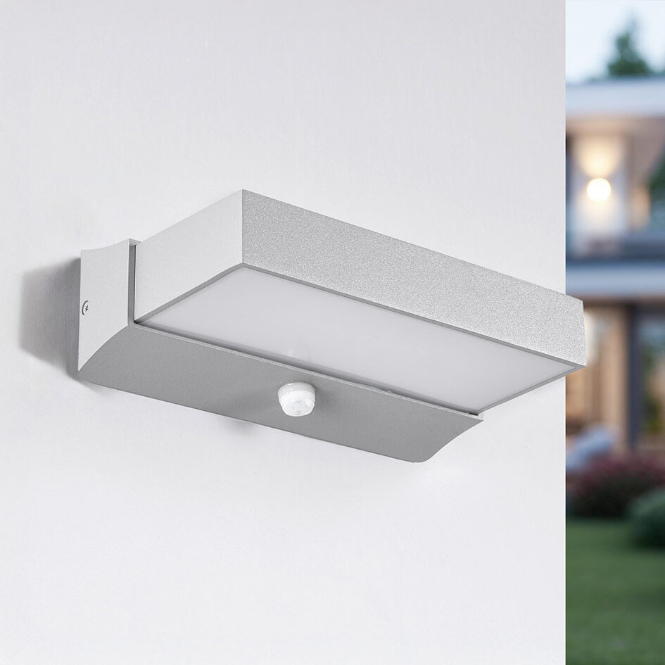 Utomhusvägglampa Onyx med sensor - silver med integrerad LED