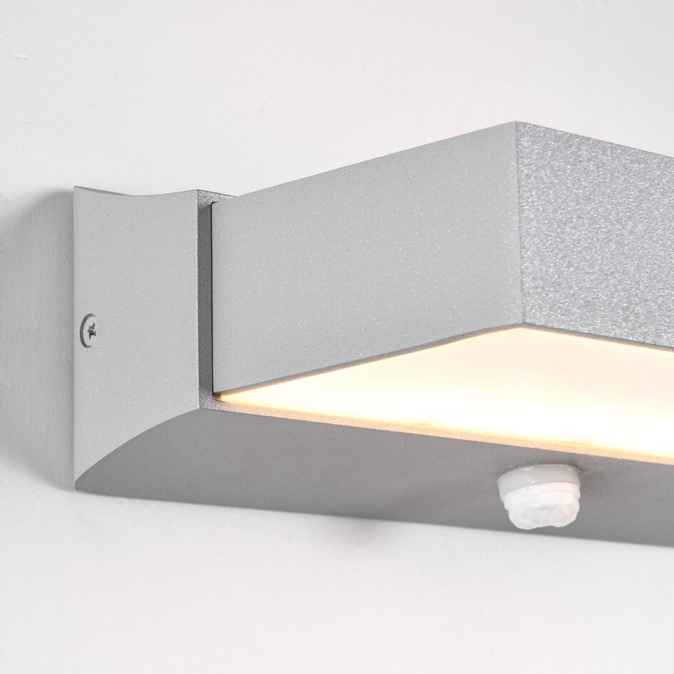 Utomhusvägglampa Onyx med sensor - silver med integrerad LED
