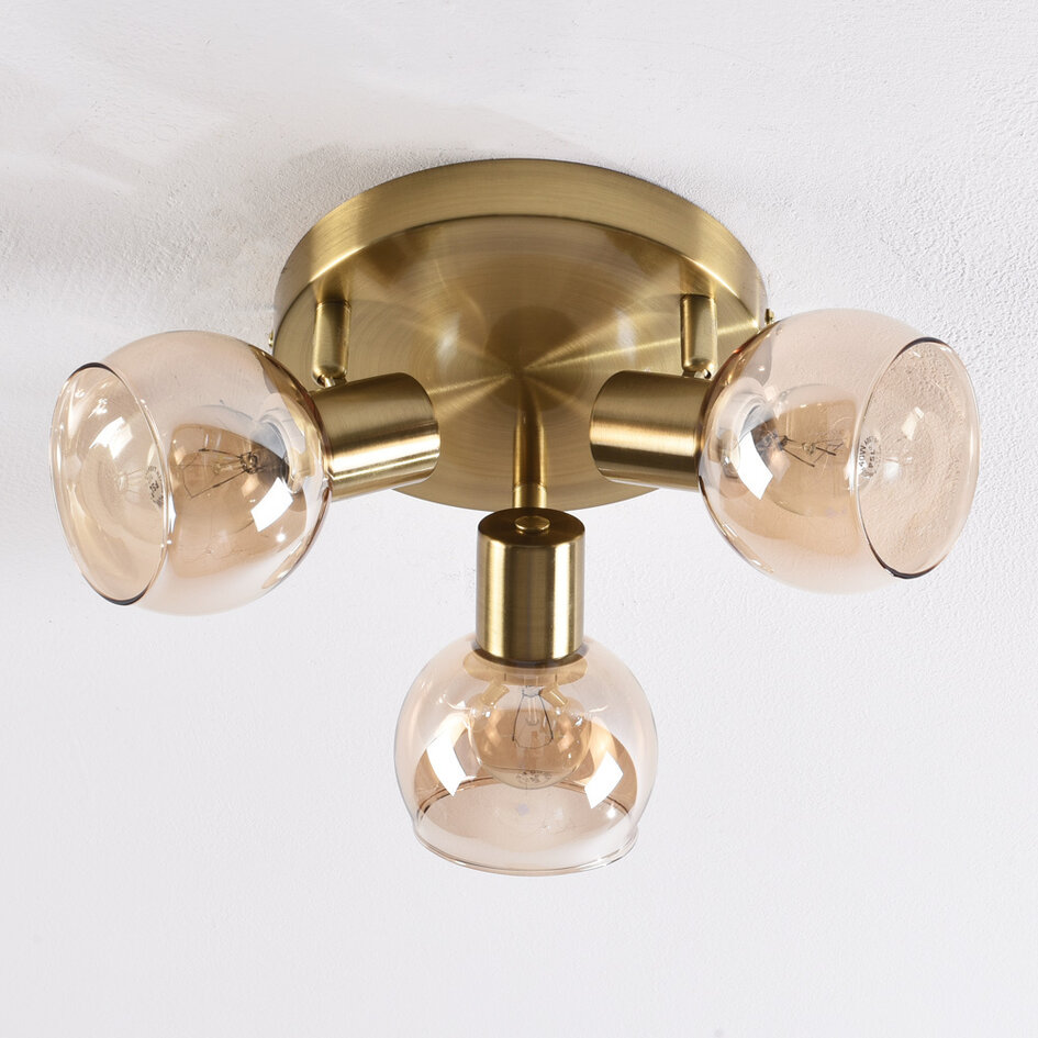 Takspotlight Peri med tre lampor - amberfärgat glas och gyllene mässing